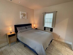 1 bedroom, desk, iron/ironing board, WiFi