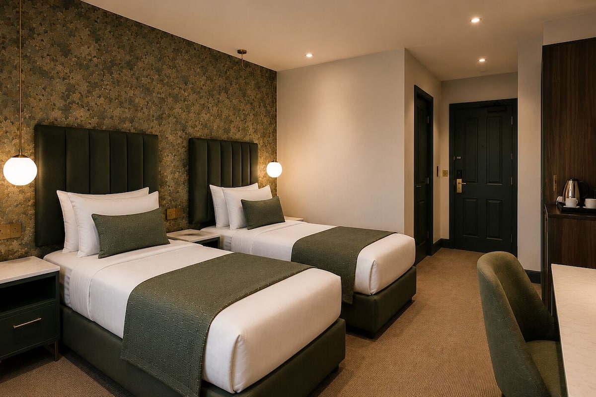 Standard Twin Room | Iron/ironing board, WiFi (free)