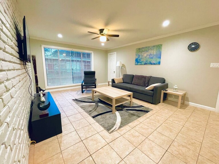 Bellaire Home Stay W/pool & Workspace - Sugar Land, TX