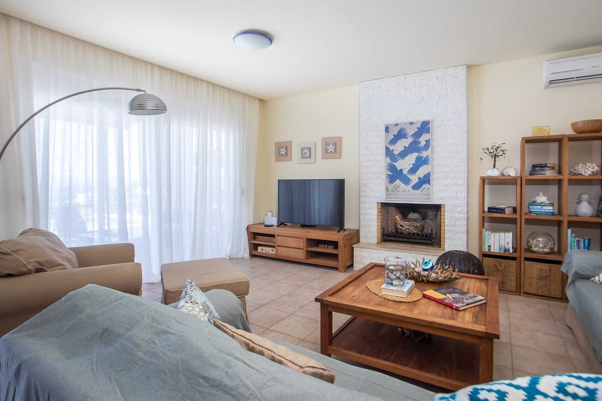 Fernseher, Kamin