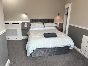 Family Room | Free WiFi - Coastal Place (NORTH YORKSHIRE)