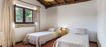Holiday Home 'Refúgio Da Nelinha' with Private Pool, Private Terrace and Wi-Fi