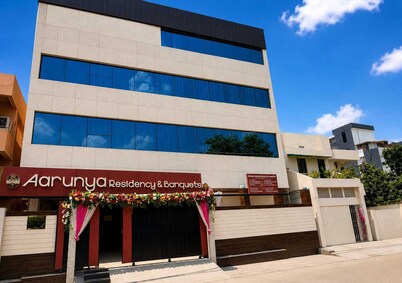 Deluxe Aarunya Residency And Banquets