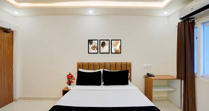 Deluxe Aarunya Residency And Banquets