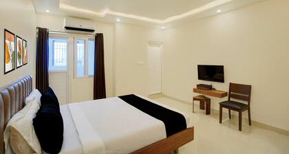 Deluxe Aarunya Residency And Banquets