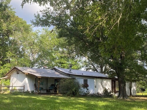 3 BR FARMHOUSE ON 8 ACRES - PLANTERSVILLE