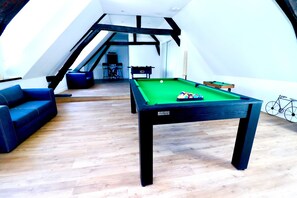 Game room - Domaine de L'Olymp (Cornant)