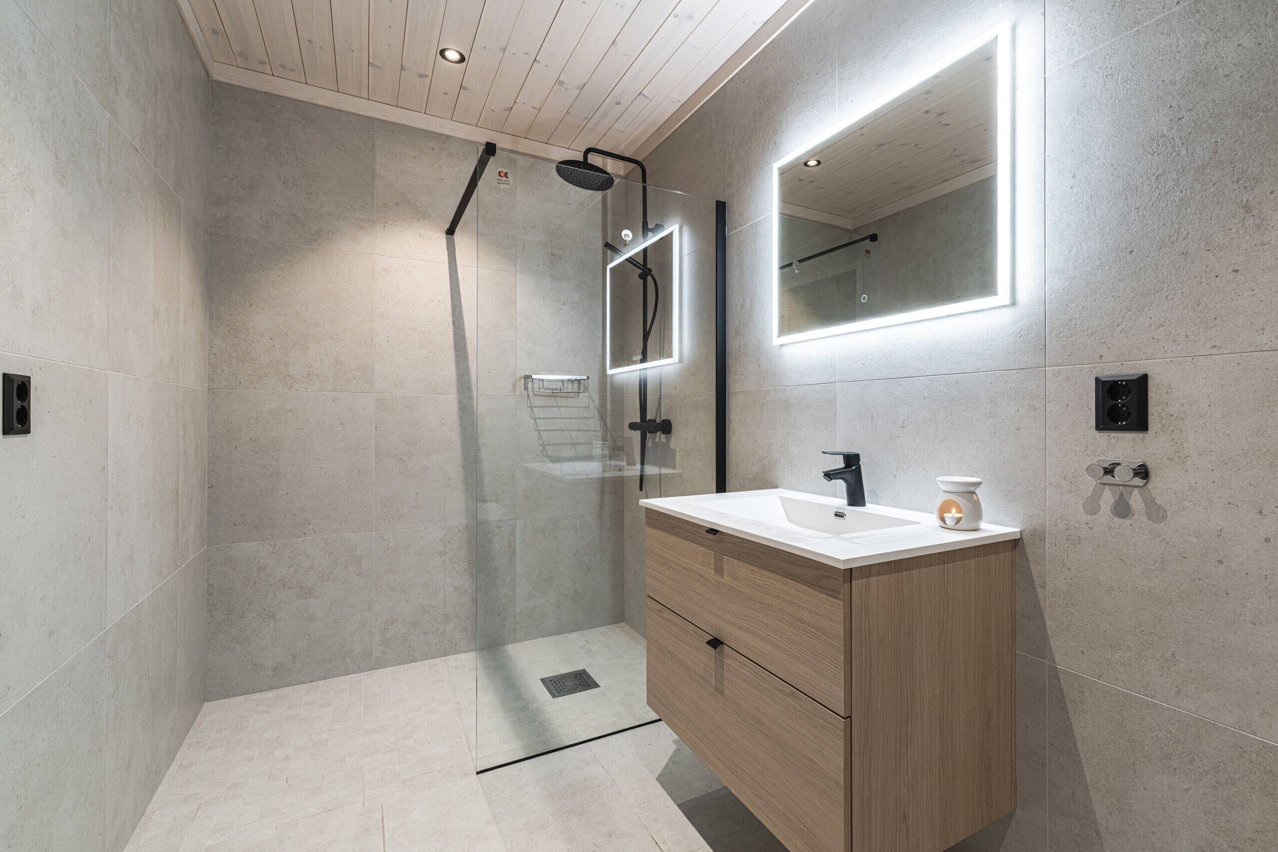 Douche, serviettes fournies