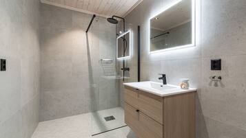 Douche, serviettes fournies