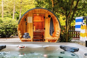 Outdoor spa tub - Htd Pool, Sports Court, Sauna, Hot Tub, Arcade, Bowling, EV - 5 Acre Estate (Norton Shores)