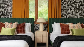 6 bedrooms, in-room safe, desk, iron/ironing board
