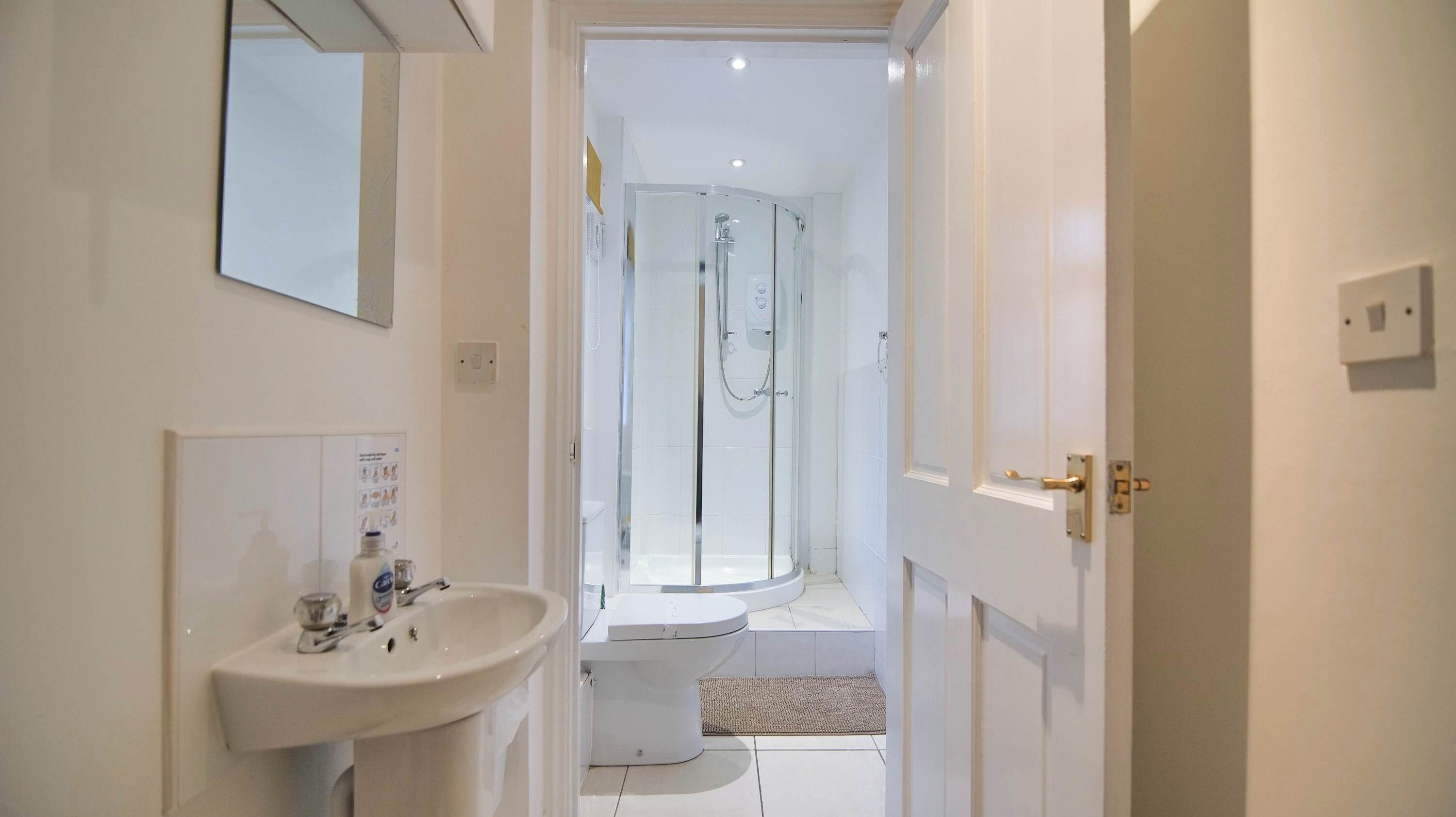 Shower, towels