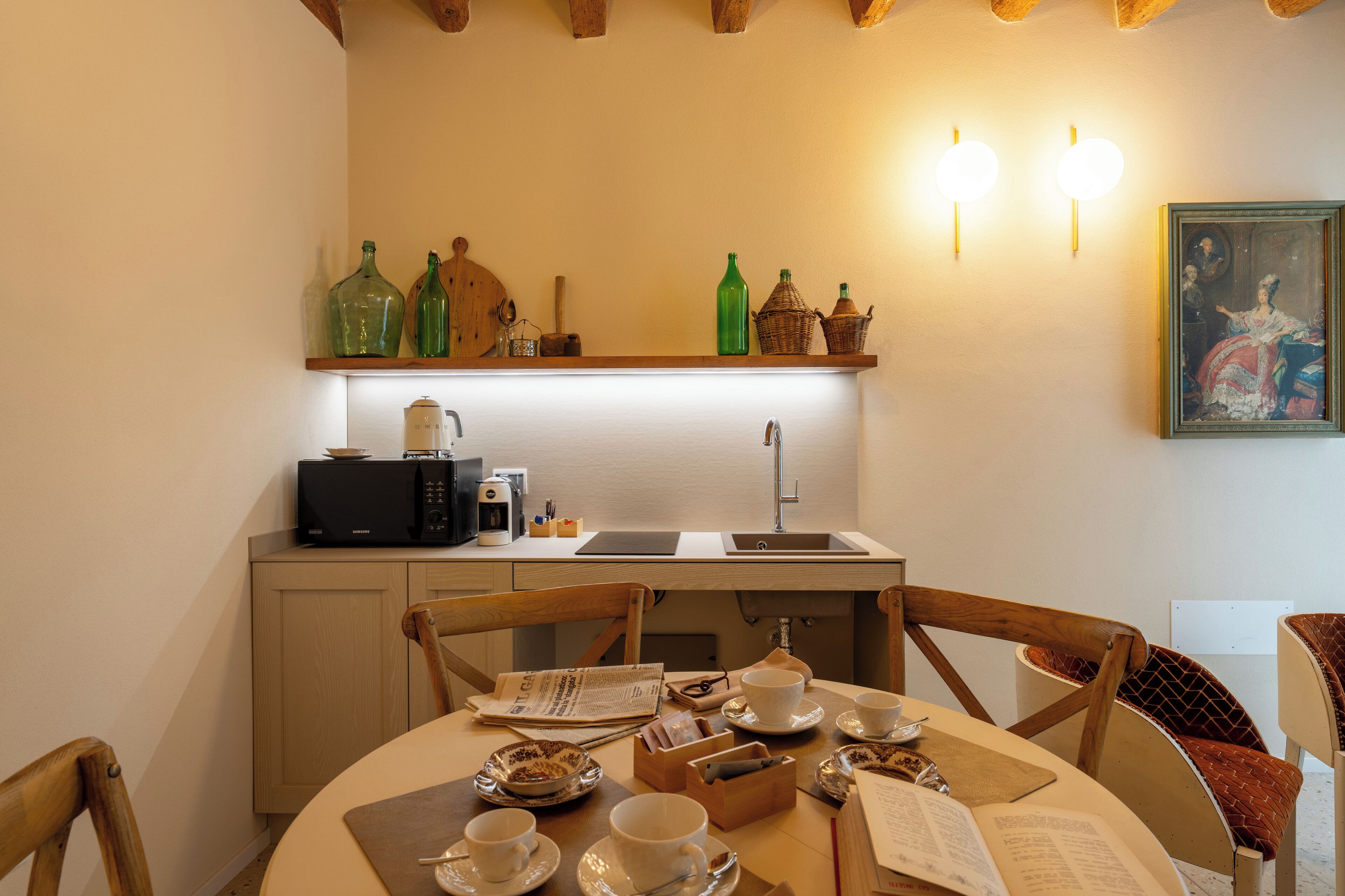 Double Room, Courtyard View | Dining