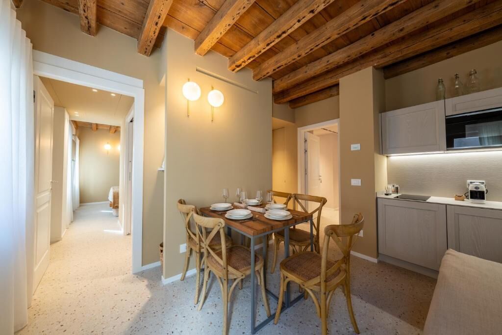 Appartamento Deluxe, vista cortile | Pasti