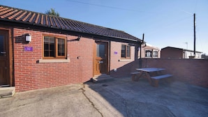 Unclassified image, 4 of 20, button - Coney Cottage, sleeps 5 (York)