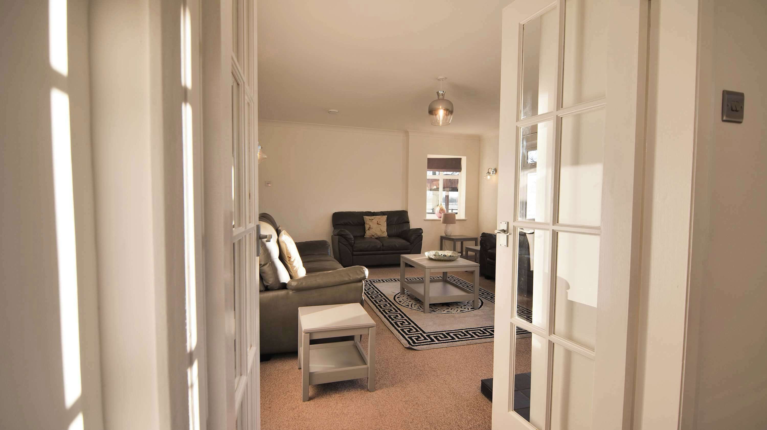 TV, fireplace, offices