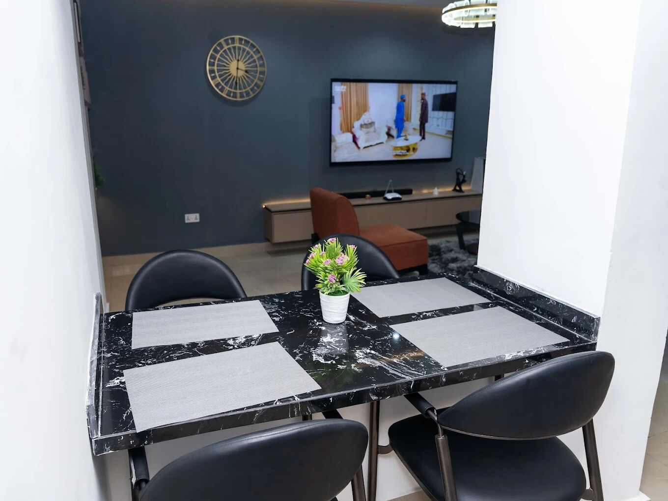 Family Apartment, Balcony, City View | Dining