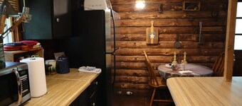 The Skyline Cabin - Mountaintop Ranch