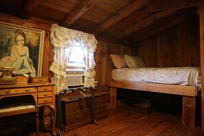 6 bedrooms, WiFi, bed sheets