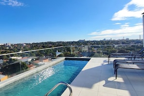 Outdoor pool - Recoleta Studio with Balcony • Couples, remote workers, business travelers (Asunción)