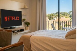 1 bedroom, WiFi (free), bed sheets - Recoleta Studio with Balcony • Couples, remote workers, business travelers (Asunción)