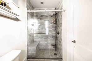 Unclassified image, 3 of 7, button - Spacious 4-bedroom house in tranquil Nashville with AC (Nashville)
