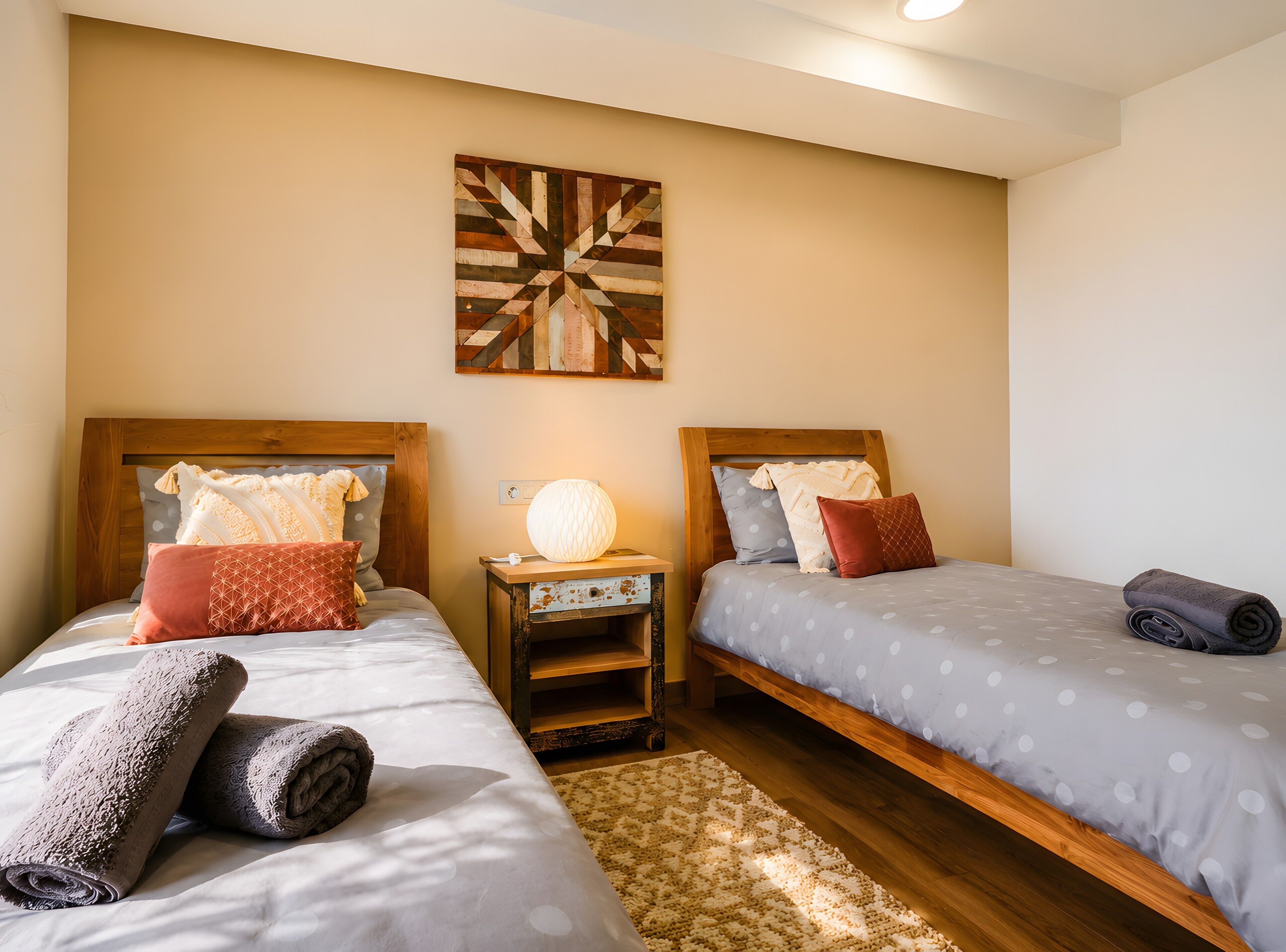 3 chambres, fer et planche à repasser, Wi-Fi, draps fournis