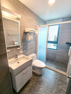 Comfort Double Room, Balcony, Mountain View | Bathroom - Nianxia B&B (Hengchun)