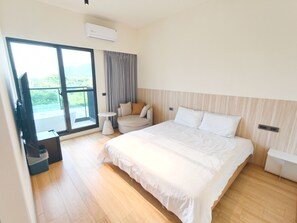 Comfort Double Room, Balcony, Mountain View | WiFi (free) - Nianxia B&B (Hengchun)