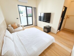 Classic Double Room, Balcony, Mountain View | WiFi (free) - Nianxia B&B (Hengchun)