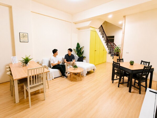 Comfort Suite, Balcony, Mountain View | Dining - Nianxia B&B (Hengchun)