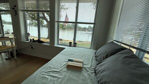 1 habitación, tabla de planchar con plancha, internet y ropa de cama