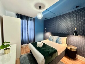 3 bedrooms, iron/ironing board, free WiFi, bed sheets - The Borough Base (London)