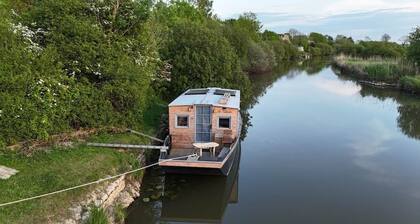 Unusual: A Tiny Hut in the Marais Region of Normandy