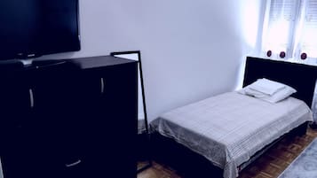 Bügeleisen/Bügelbrett, Internetzugang, Bettwäsche