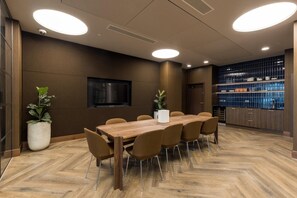 Dining - Madison  (Wembley)