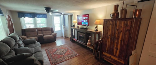 Tucked away in the heart of the mountains, Bear-y cozy is perfect!
