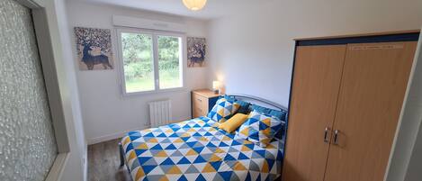 4 bedrooms, iron/ironing board, travel cot, free WiFi