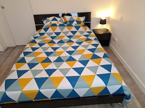4 bedrooms, iron/ironing board, travel crib, WiFi (free) - Quiet house near the ocean: 8 adults + 2 children (Baden)