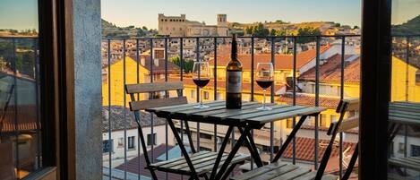 Apartamento, para não fumantes, vista para a montanha | Opções para refeição ao ar livre