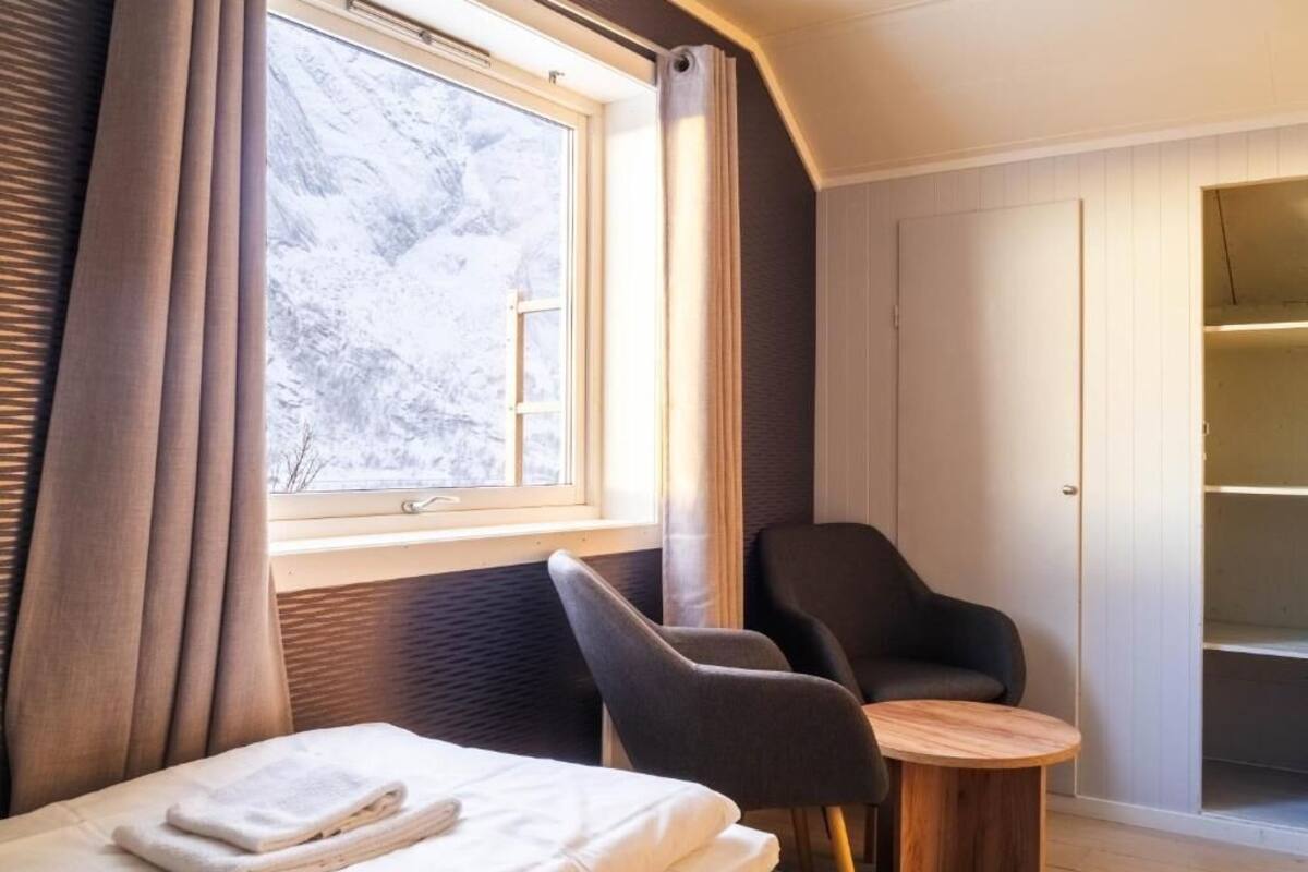 Habitación con 2 camas individuales, vista a la montaña | Wifi gratis