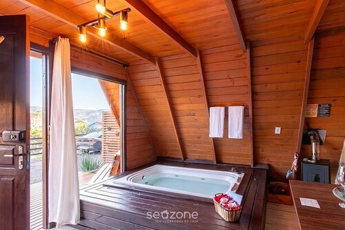 House w/ Jacuzzi & Mountain View Rcn0000