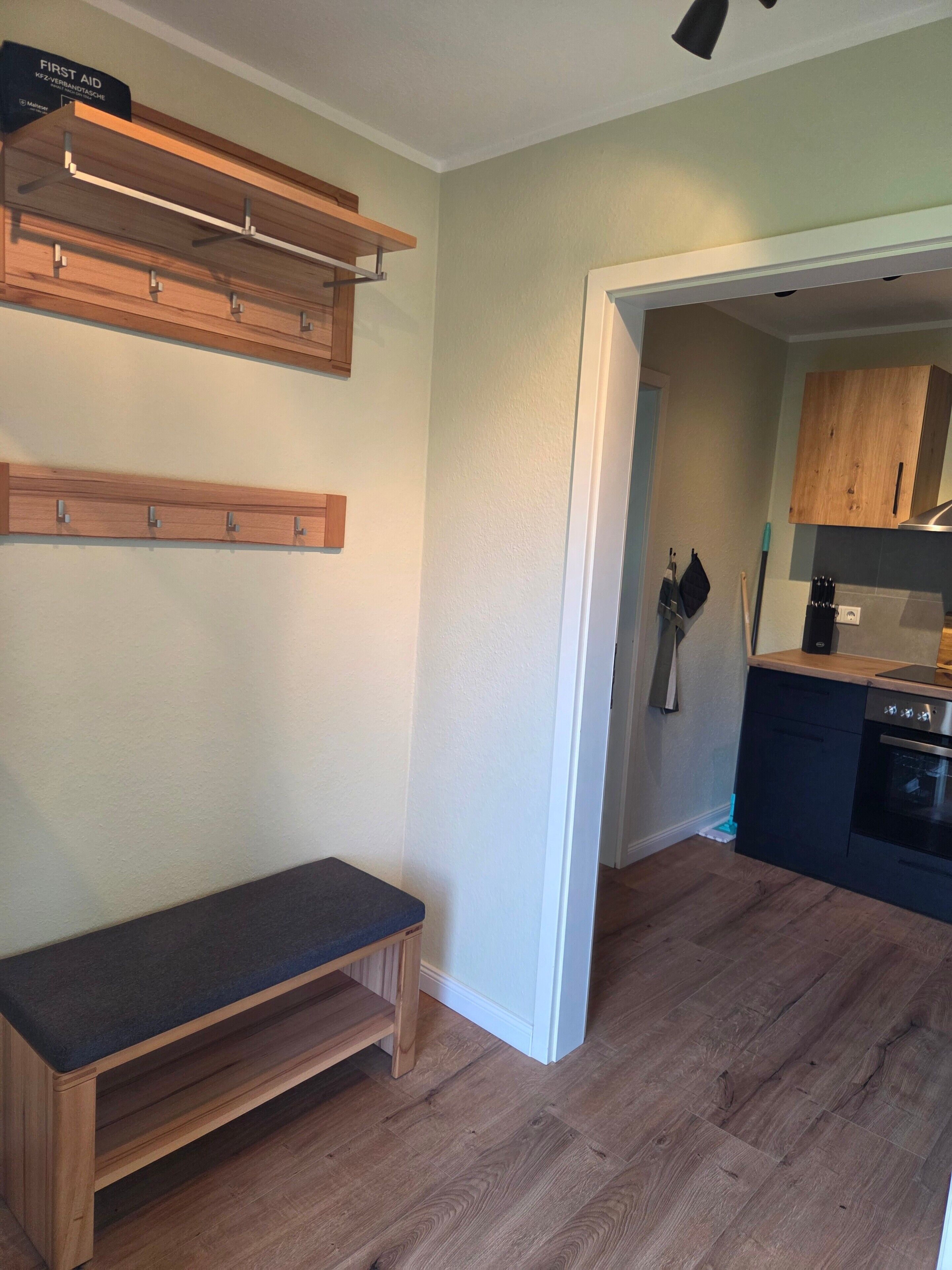 Coffee/tea maker, fridge, oven, stovetop