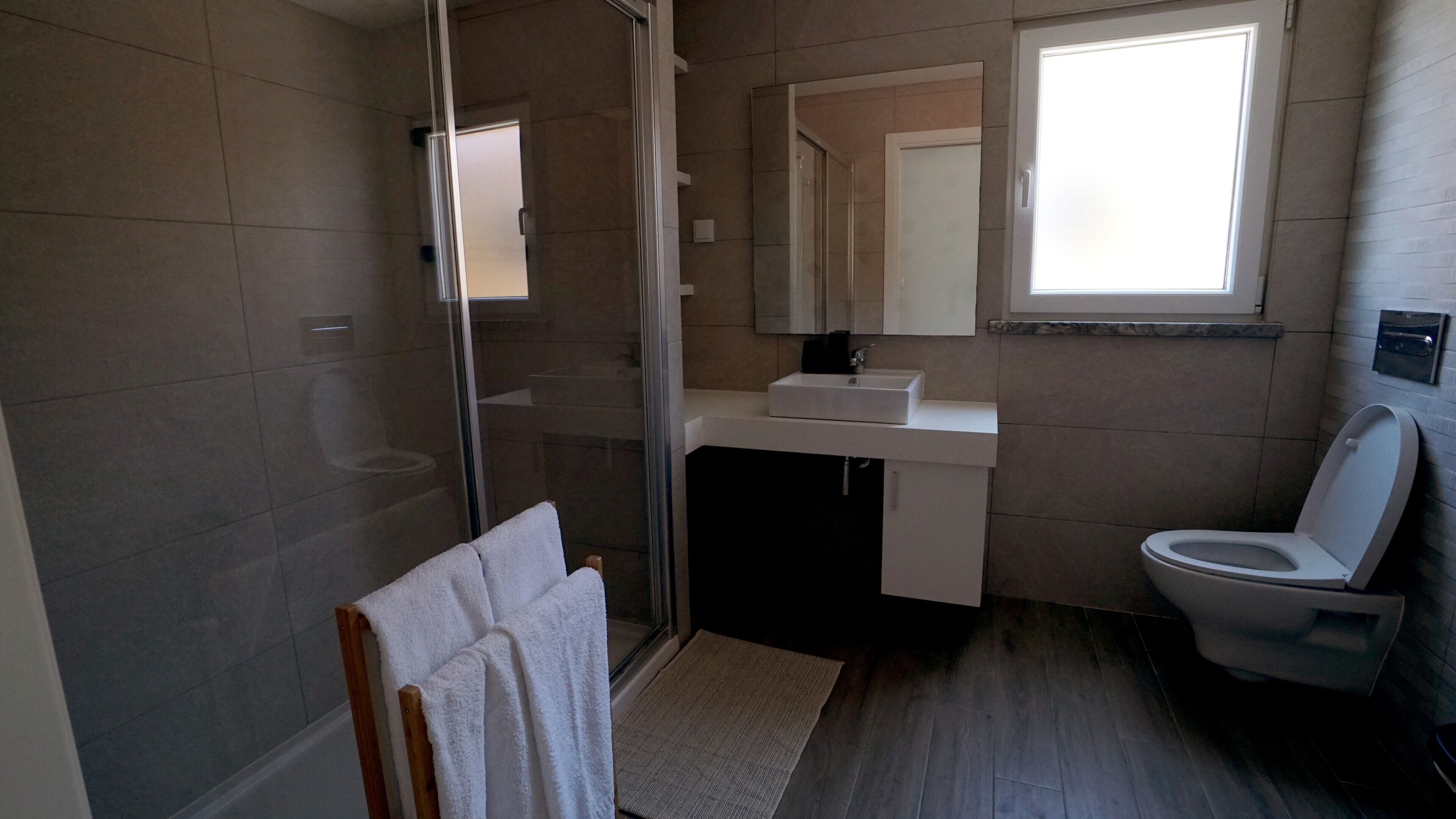 Shower, towels