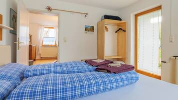 1 Schlafzimmer, Schreibtisch, Reisekinderbett, kostenloses WLAN