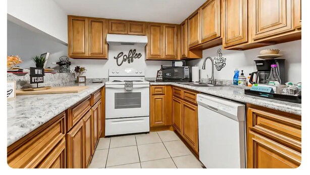 Private kitchen - Family Safe NOLA-Area : MSY Airport : GAME ROOM : FREE Park'n : 3 BEDS (Destrehan)