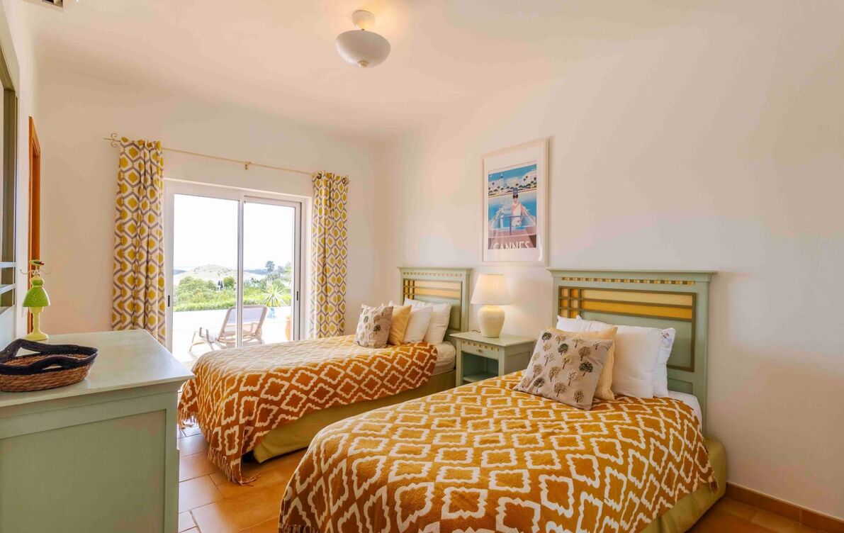 3 chambres, fer et planche à repasser, Wi-Fi gratuit, draps fournis
