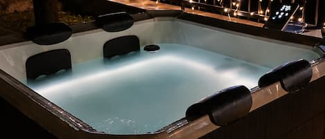 Bain à remous extérieur