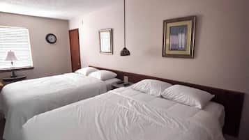 Standard Double Room, Kitchen, Ocean View | WiFi (free), bed sheets