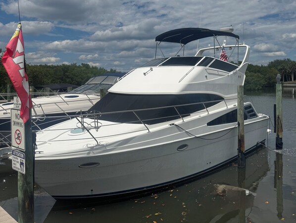 Marina - AJ‘s Yacht of Fun
Two bedroom luxury 35 foot Yacht (Clearwater)